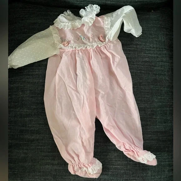 Lot of vintage 70s/80s doll clothes. Probably not haunted. - Picture 7 of 7